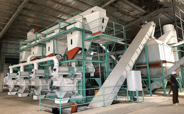 飼料成套設備是養(yǎng)殖行業(yè)進行轉(zhuǎn)型升級的重要體現(xiàn)